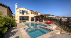 San Elijo Hills Geometric Pool with Raised Spa